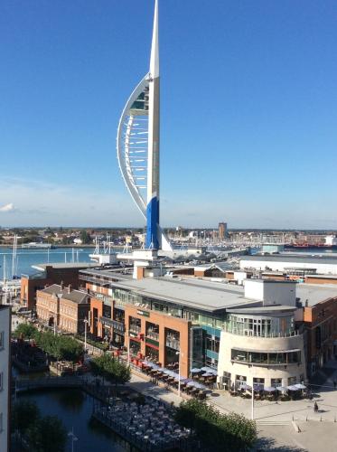 Gunwharf Quays Harbour Apartments - Portsmouth