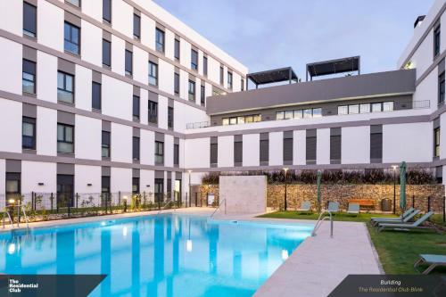 The Residential Club Blink- alojamiento para profesionales in Campanillas