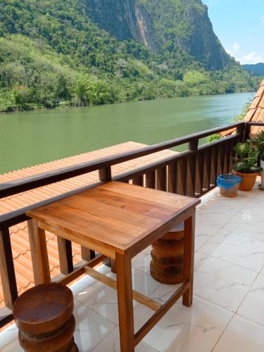 Views Backpackers Hostel in 琅多