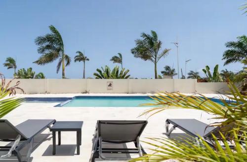 1BR Luxury beachfront Condo in Gated Estate -PBC in Plantation Village