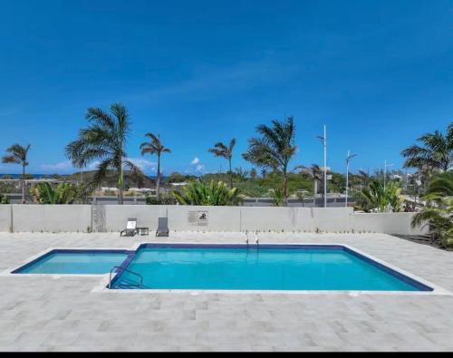 1BR Luxury beachfront Condo in Gated Estate -PBC in Plantation Village