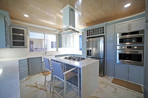 3BR Modern Villa w/ Private Pool & Fire Pit in St. Philip