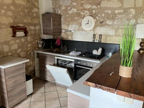 kuhinja, Le Clos des Cathelinettes in L'Olive