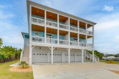 Hot Tub, Waterway/Ocean Views! Sneads Ferry Escape in Sneads Ferry (NC)