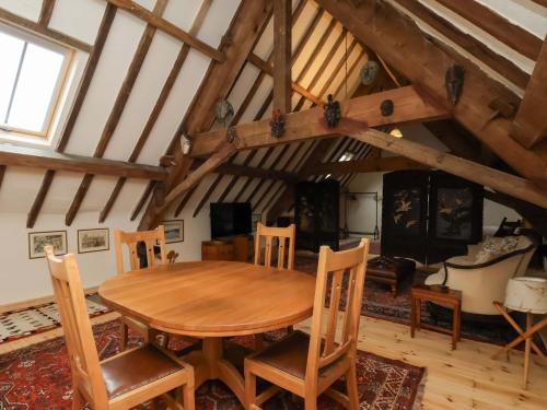The Gardener's Cottage Low Hall - image 3