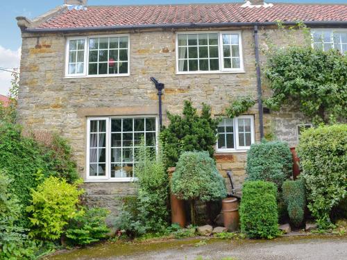 Exterior view, Rose Cottage 1 in Sneaton