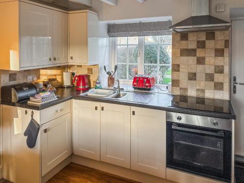 Kitchen, Rose Cottage 1 in Sneaton
