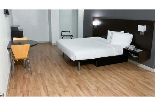 Studio 6  Columbus, GA -Downtown – Columbus, GA