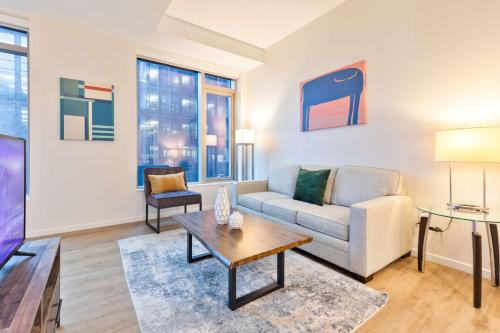 Modern Apt In Seaport with Gym – khách sạn tại Nam Boston