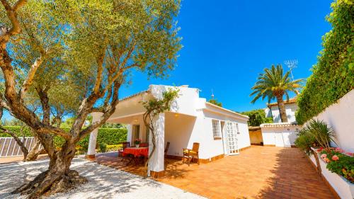 Villa Serena en Las Rotas Dénia a 240m del mar con terraza y parking by Family Homes Rentals