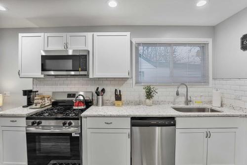 Cozy 4BR 2BA Worth Home in Chicago Ridge