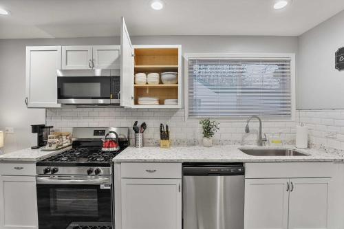 Cozy 4BR 2BA Worth Home in Chicago Ridge