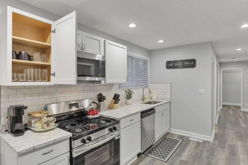 Cozy 4BR 2BA Worth Home in Chicago Ridge