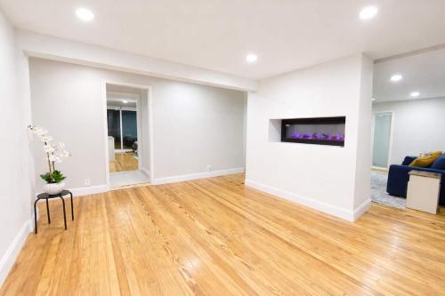 Spacious Beach House for 12 - 10-Min Walk to Beach - Family-Friendly Coastal Retreat in Long Branch (NJ)