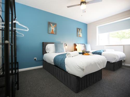 Windrush House By N And N Stays, 3 Bedroom house in Whitway Bath with Free Parking Free Wifi, Long s in Twerton