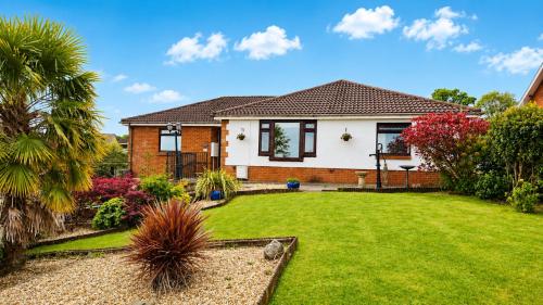 Viesnīcas āriene, Arfryn - Spacious 4-Bedroom Bungalow Near Carmarthen & Pembrey Coast in Llangyndeyrn
