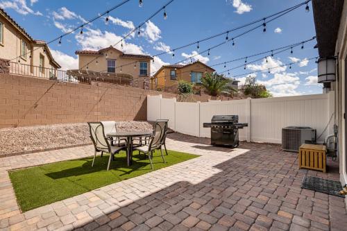 Twin Townhomes in Henderson: 12 Mi to Lake Mead! – khách sạn tại Henderson