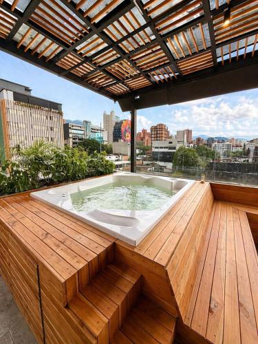 Ambiente nas Imediações, Soy Local Helene in Medellín