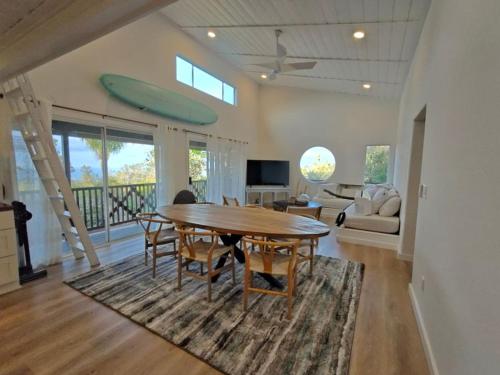 The Surf Shack 2 Bedroom house w Kids loft in Ocean View (HI)