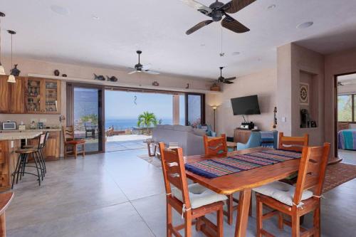 2BR with Stunning Ocean Views in Buenos Aires