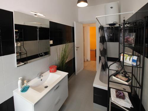 Marina Home - image 6