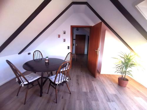 Charmante Ferienwohnung mit sonniger Loggia in Celle, Deutschland