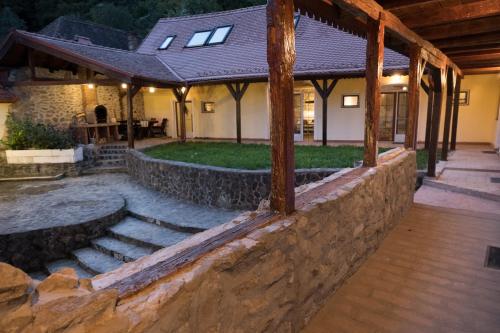 Fântânele Vacation Home, Charming Rustic Home (Fantanele Vacation Home, Charming Rustic Home) in Fântânele (Sibiu)