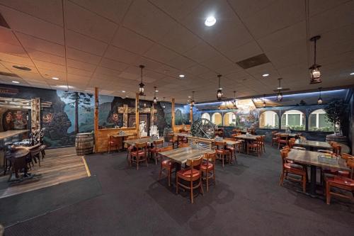 酒吧/高級酒吧, Motel 6 Pocatello, ID in 波格太羅 (ID)