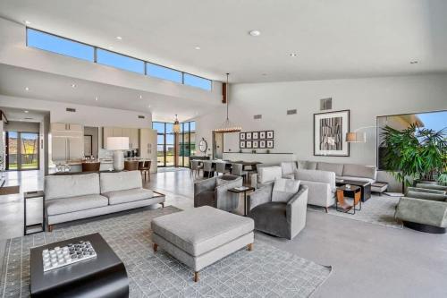 Paradise Canyon-Infinity Pool-Mnt Views-Estate 3 in Fort McDowell