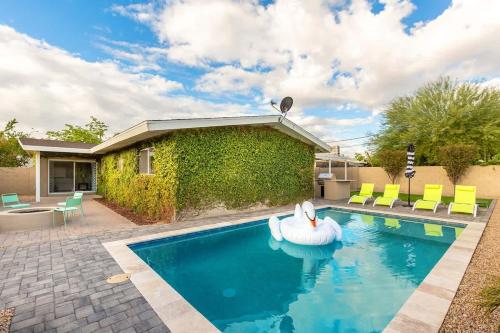 Sunhaven - Private Heated Pool - Walk to Old Town – khách sạn tại Phố cổ Scottsdale