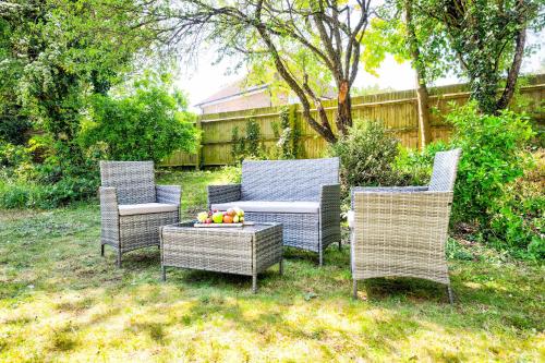 5BR Quiet Retreat for 10 Lake & Playground in Begbroke