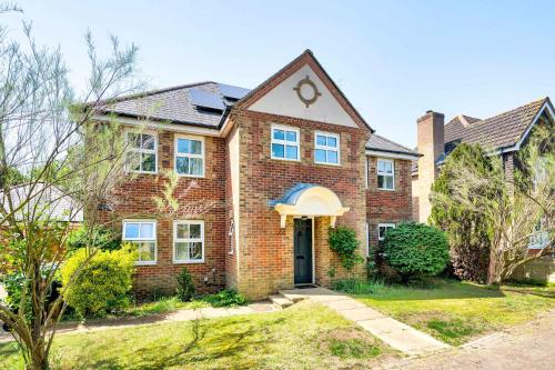 5BR Quiet Retreat for 10 Lake & Playground in Begbroke
