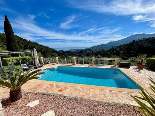Villa Rosie, vue mer, piscine et parking privatif avec recharge, AC, Wifi, Calme – khách sạn tại Castellar