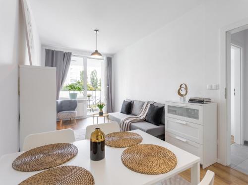 Golden Apartments Warsaw - Stylish & Sunny - Pereca Residence, City Center 2
