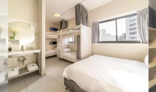 HYVE Jerusalem hosted by STAY Room Type - Family Double Room