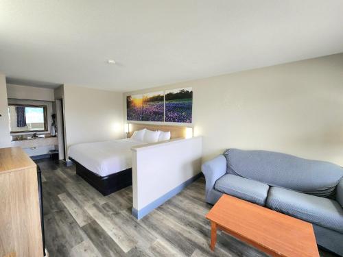 Days Inn by Wyndham San Antonio Southeast By AT&T Center - image 21