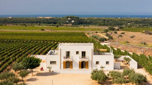 Casale Gorghi Tondi House & Vineyard with Jacuzzi