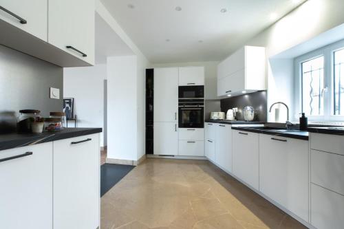 кухня, Maison chic avec Psicine - Talant proche Prenois in Талан