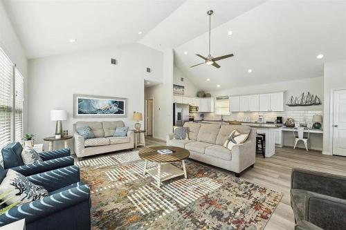 Beachfront Views with 3 bedrooms and 2 bathrooms in Port Bolivar (TX)