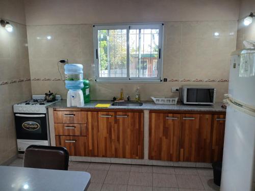Kitchen, Quinta con pileta y pool a metros de la autopista in Roldán
