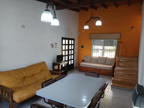 Quinta con pileta y pool a metros de la autopista in Roldán