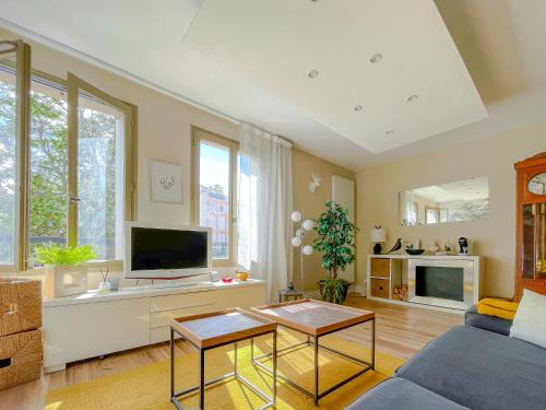 RétroMirabeau "Le Raspaïl" - 65m2 avec VUE - 2 CHAMBRES - 4 pers - COURS MIRABEAU HALLES GARE - EMPLACEMENT TOP - Chèques Vacances CONNECT