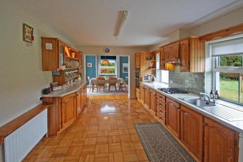 Iekārtas, 4 Bed in Beara oc-i437 in Eadargoil