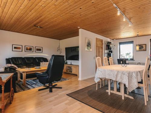 Iekārtas, 6 person holiday home in Thyholm in Thyholm