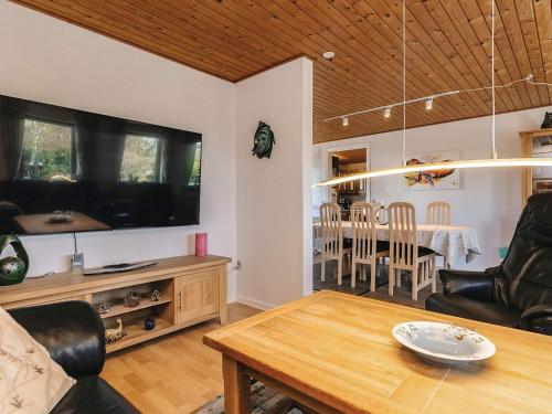 Iekārtas, 6 person holiday home in Thyholm in Thyholm