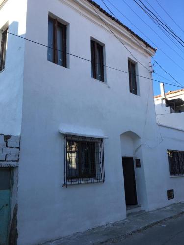 Otantic Greek House in Burhaniye in برهانية