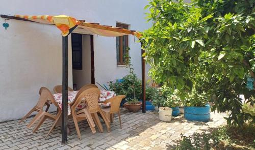 Otantic Greek House in Burhaniye in برهانية