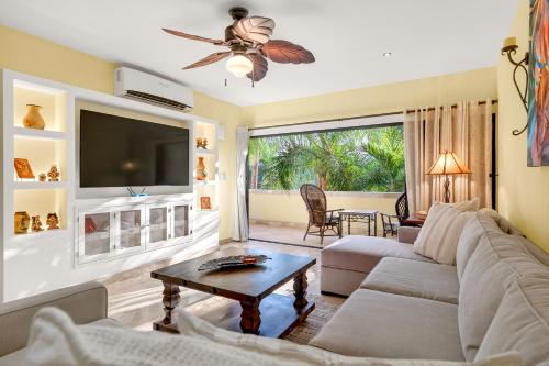 Marina Sol Luxury 2BR Condo Walk to Beach & Marina