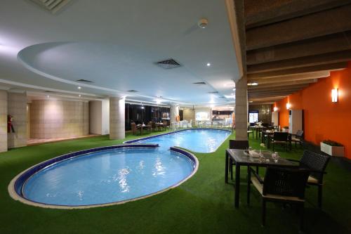 Facilities, Howard Johnson by Wyndham Dammam in Dammam