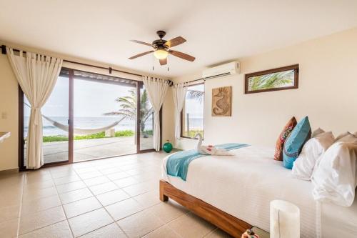 Casa Paz - Ocean Front Villa wPool & Resort in Chano